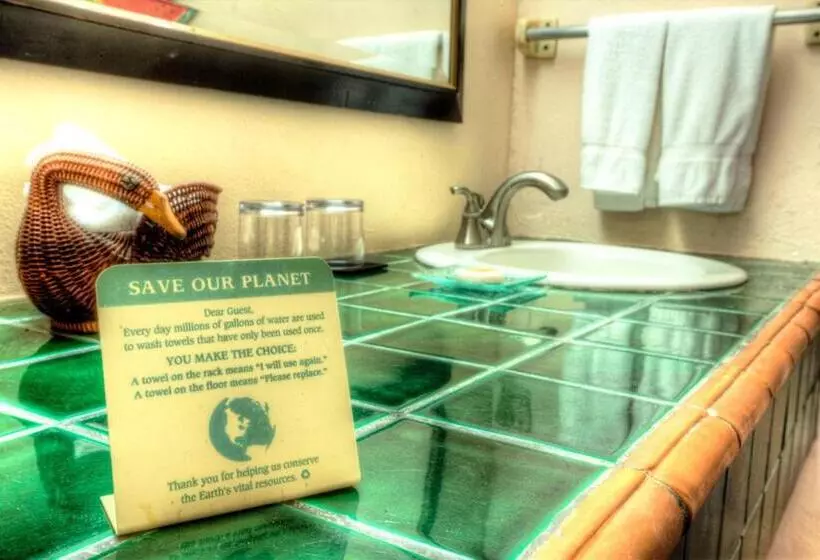 هتل Hacienda Tamarindo