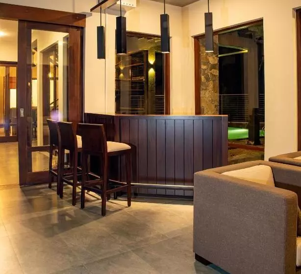 Hotelli Rock Wild Yala