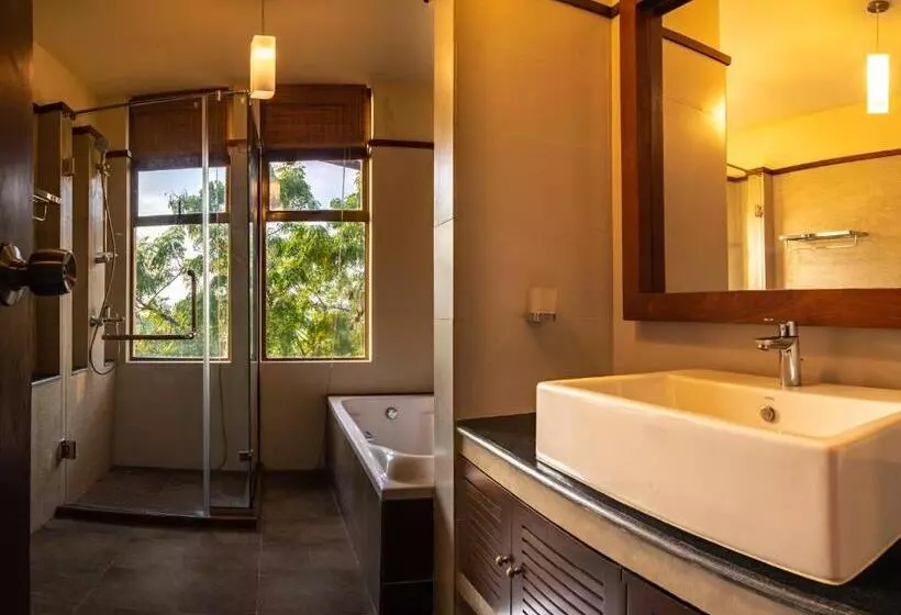 Hotelli Rock Wild Yala