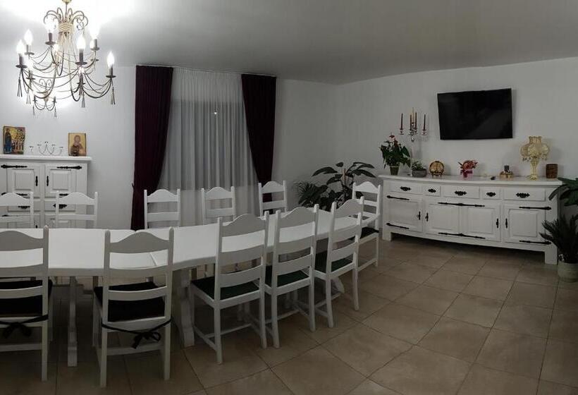 پانسیون Bucovina De Poveste