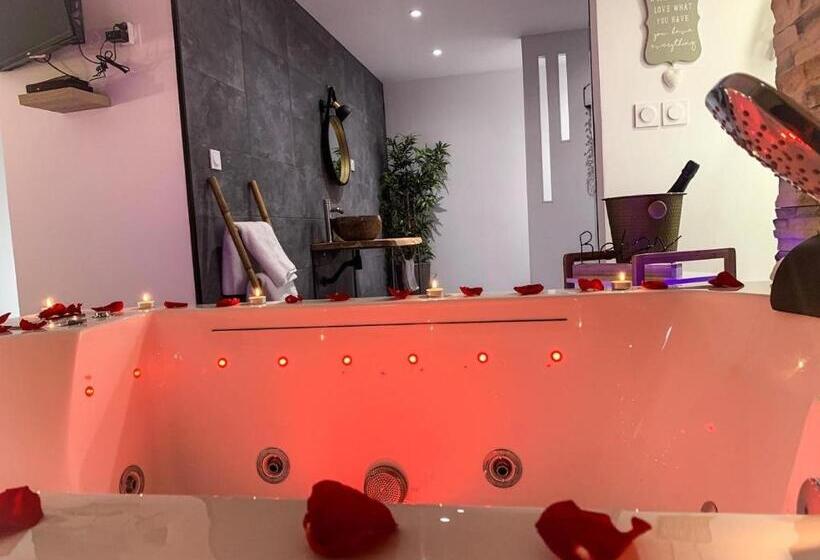 פנסיון Les Nuits D Olympe   Suite & Spa Privatif