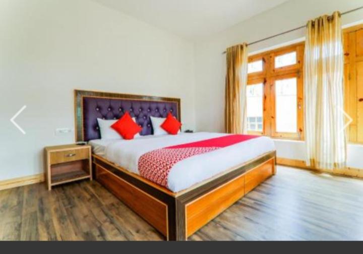 פנסיון Pamir Holiday