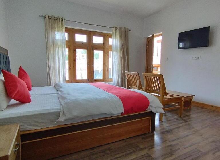 ペンション Pamir Holiday