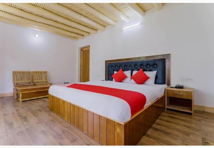 פנסיון Pamir Holiday