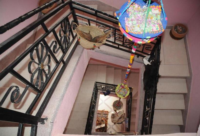 הוסטל Auberge De La Jeunesse