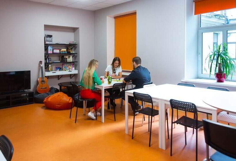 هاستل Liberty Airy