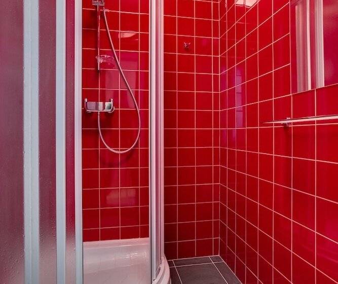 هاستل Liberty Airy