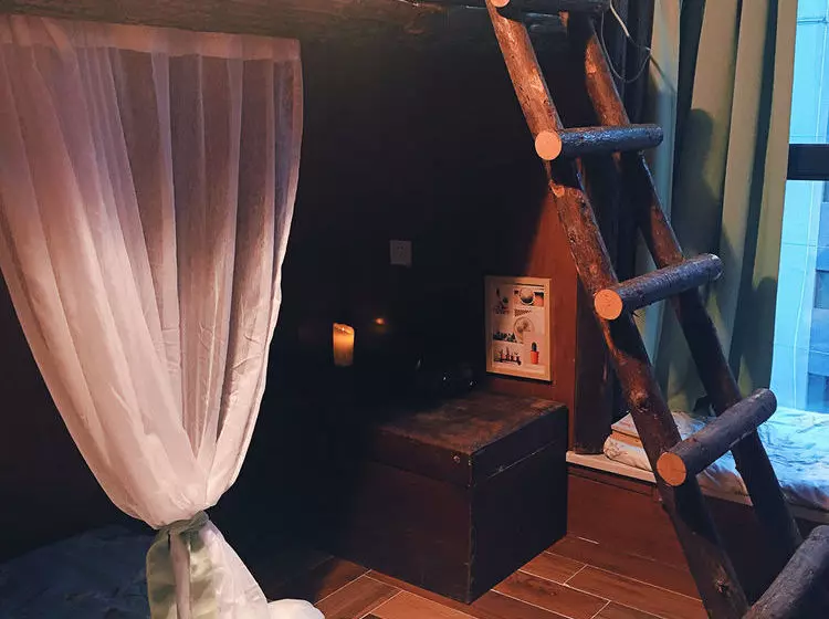 ユースホステル Living Art Museum Inn