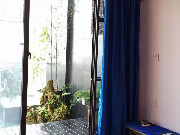 ユースホステル Living Art Museum Inn