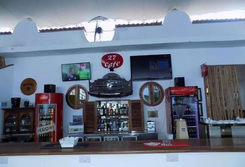 هتل 27 Cafe Zanzibar Airport