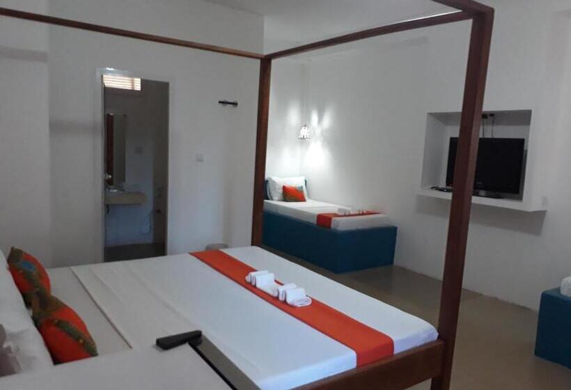 هتل 27 Cafe Zanzibar Airport