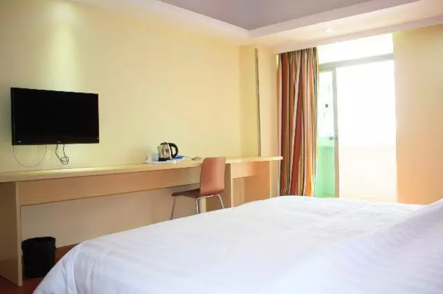 هتل 7days Inn Shenzhen Longcheng Square Subway Station