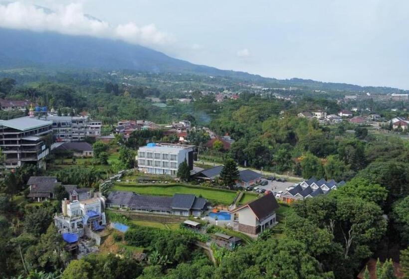 Отель Ariandri Puncak