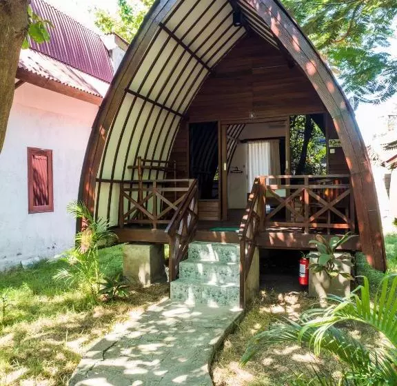 هتل Gili Turtle Beach Resort
