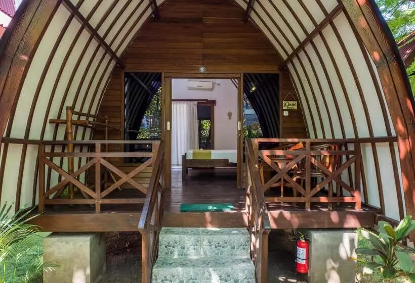 هتل Gili Turtle Beach Resort