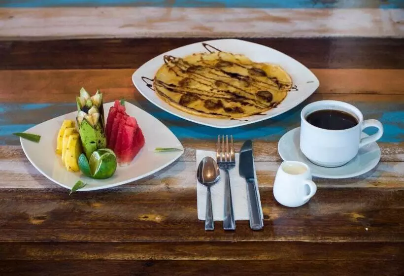هتل Gili Turtle Beach Resort