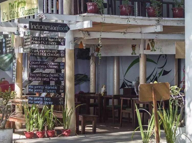 هتل Gili Turtle Beach Resort