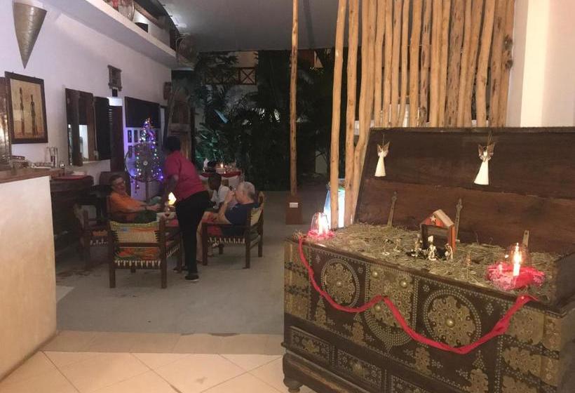 هتل 27 Cafe Zanzibar Airport