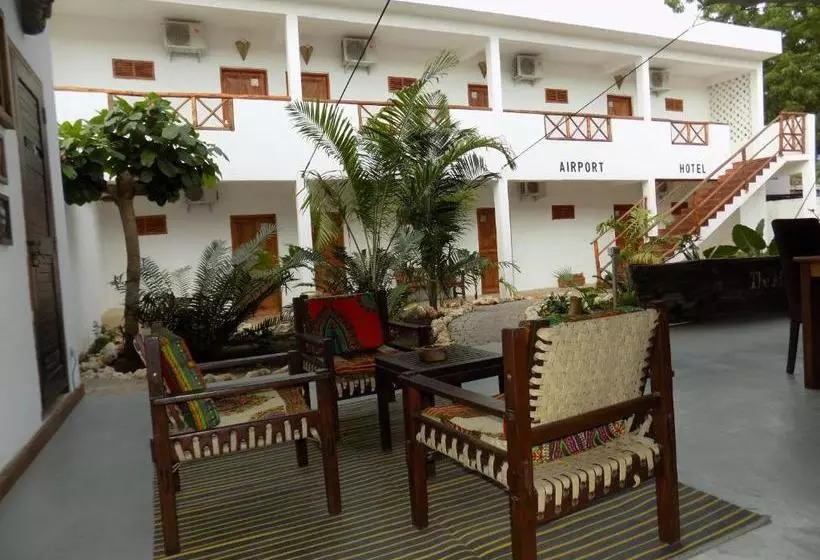 هتل 27 Cafe Zanzibar Airport
