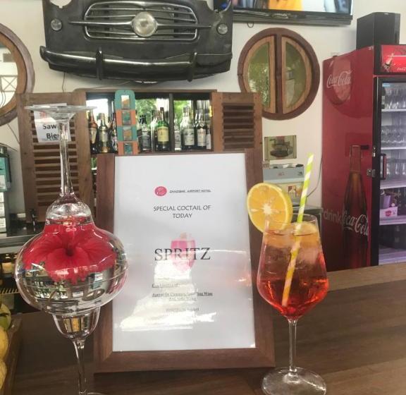 هتل 27 Cafe Zanzibar Airport