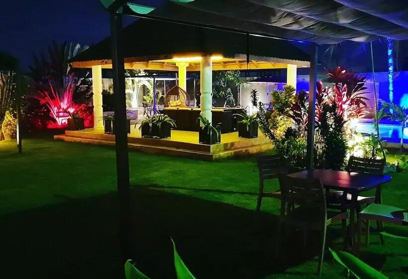 Hotelli Sweet Garden