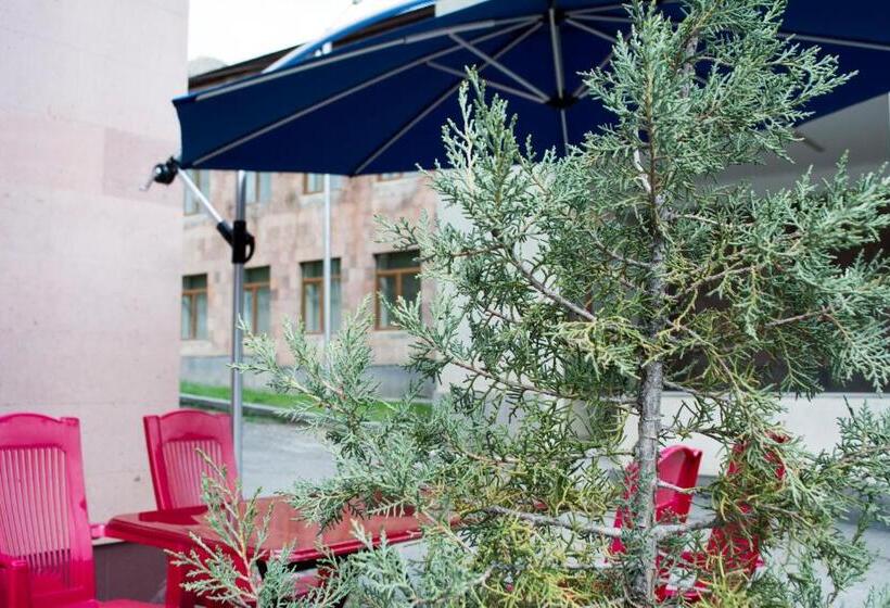 Vayk Hotel And Tourism Center