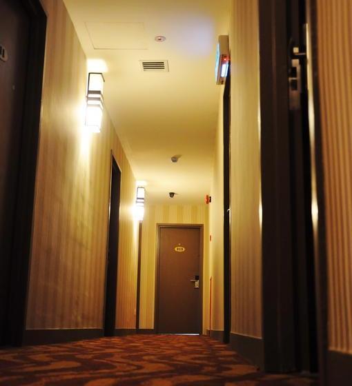 호텔 Zamburger Victory City Previously Victory City