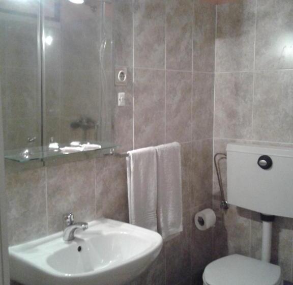 Lira Guest House B&b