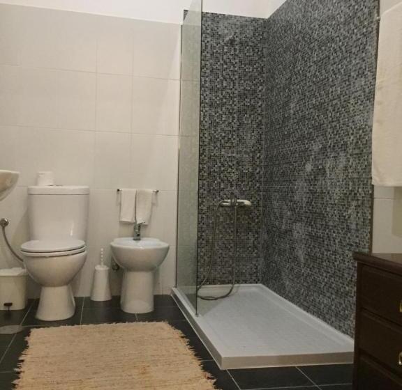 Lira Guest House B&b