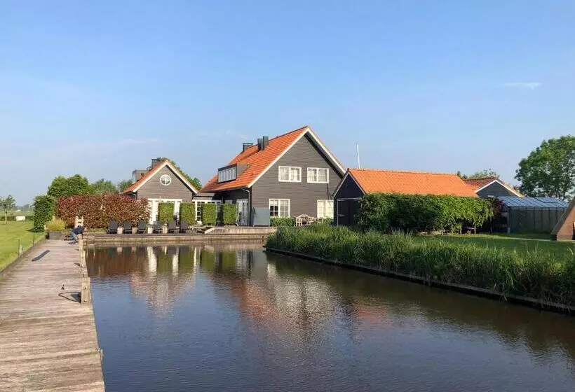 ベッドアンドブレックファースト Chalet Royal