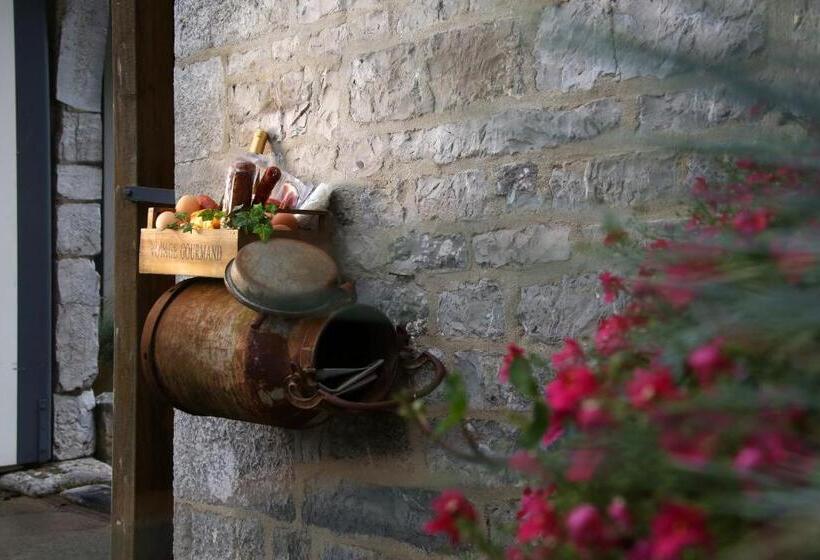 مبيت وإفطار Ferme Houard