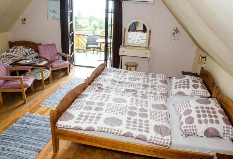 Aamiaismajoitus (B&B) Pigál Panzió