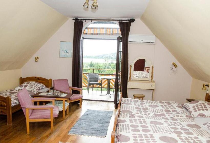 Aamiaismajoitus (B&B) Pigál Panzió