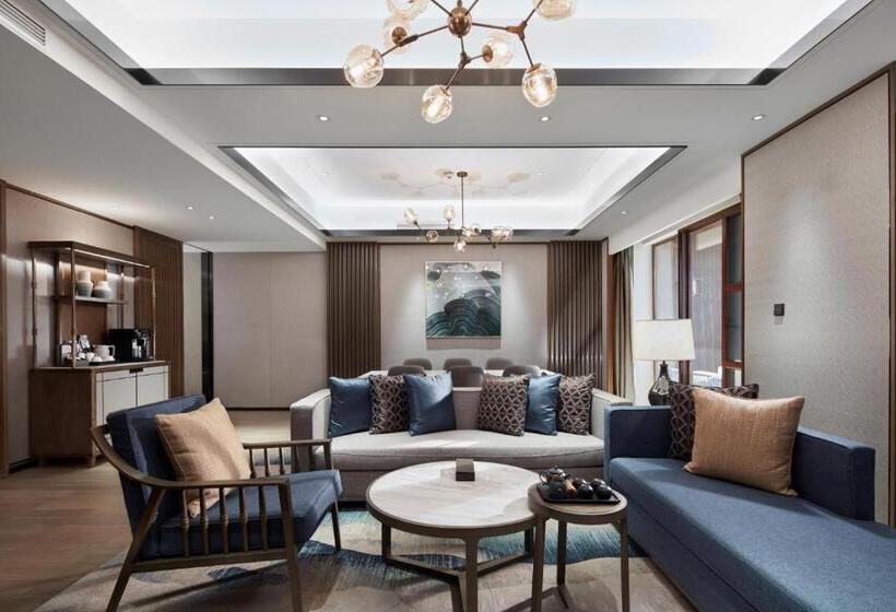 Hotel Dian Lake Steigenberger Kunming