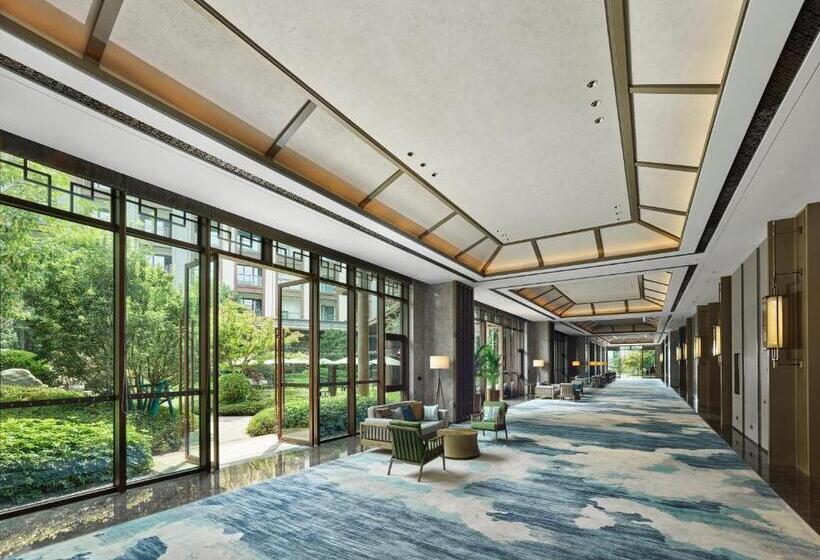 Hotel Dian Lake Steigenberger Kunming