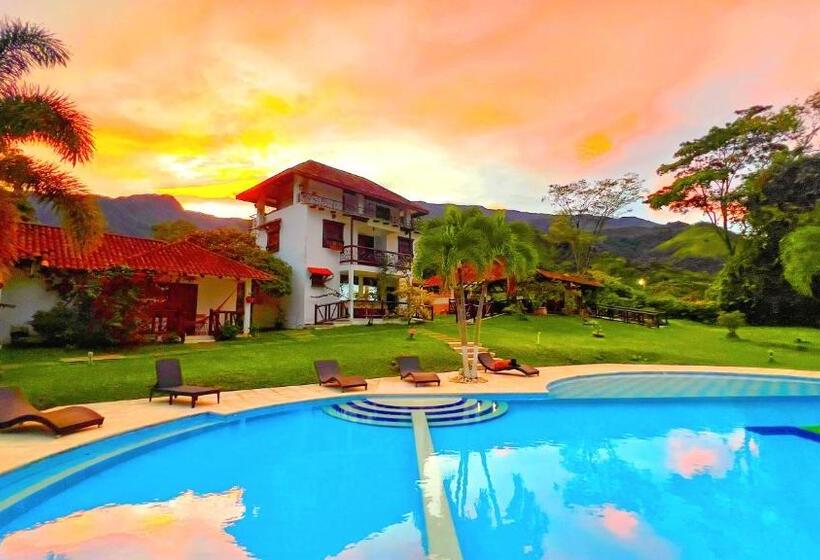 هتل Kamelot Colonial