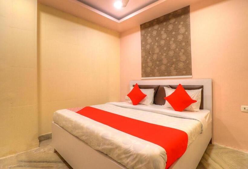 Oyo 67351 Hotel Deep Plaza