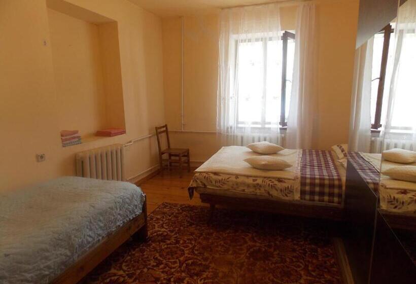 پانسیون Guesthause 2 Steps