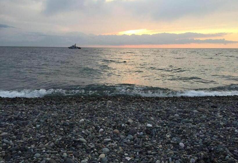 پانسیون Guguli