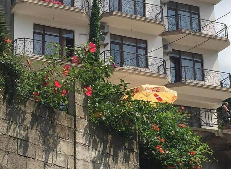 پانسیون Guguli