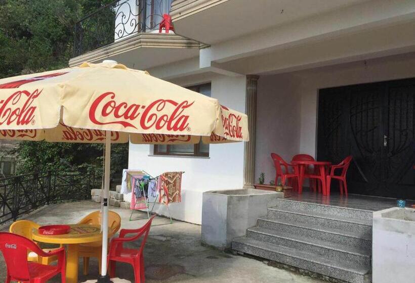 پانسیون Guguli