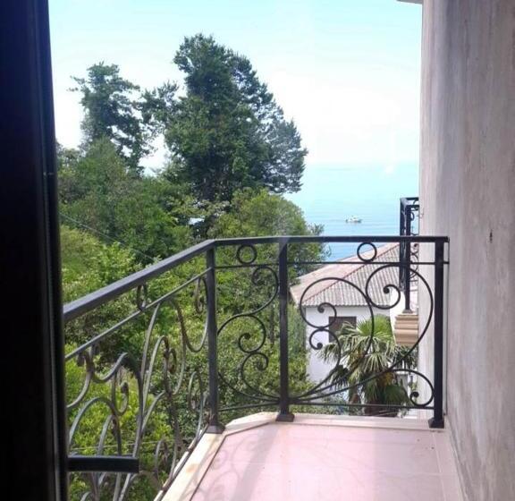 پانسیون Guguli