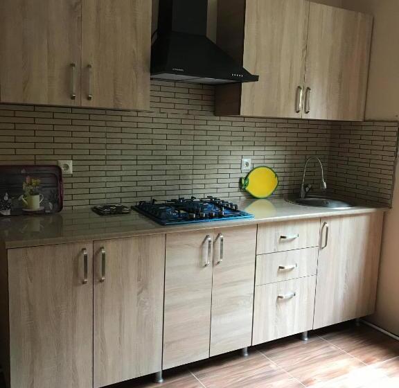 پانسیون Guguli