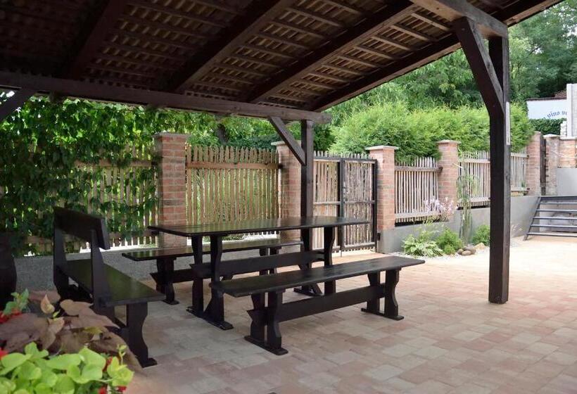 ペンション Ubytování U Sklepů