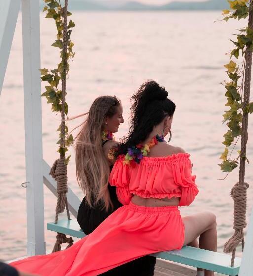 Sunset Resort Lakeside Apartment