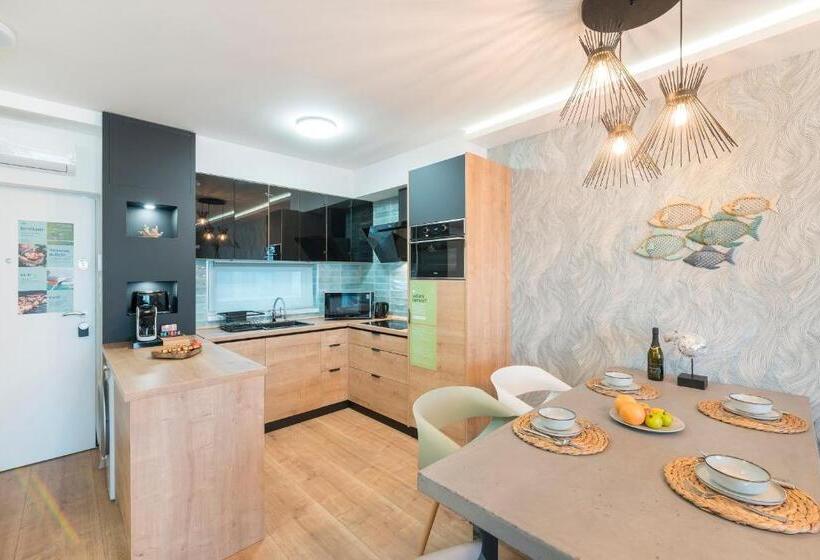 Sunset Resort Lakeside Apartment