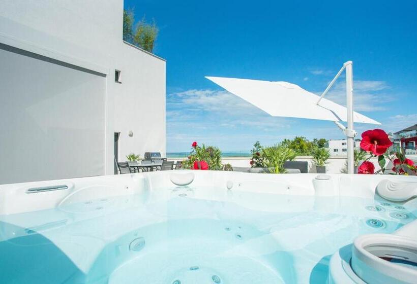 Sunset Resort Lakeside Apartment