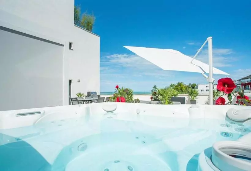 Sunset Resort   Lakeside Apartment