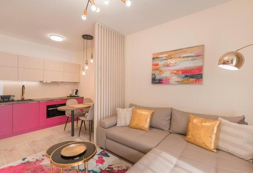 Sunset Resort Lakeside Apartment