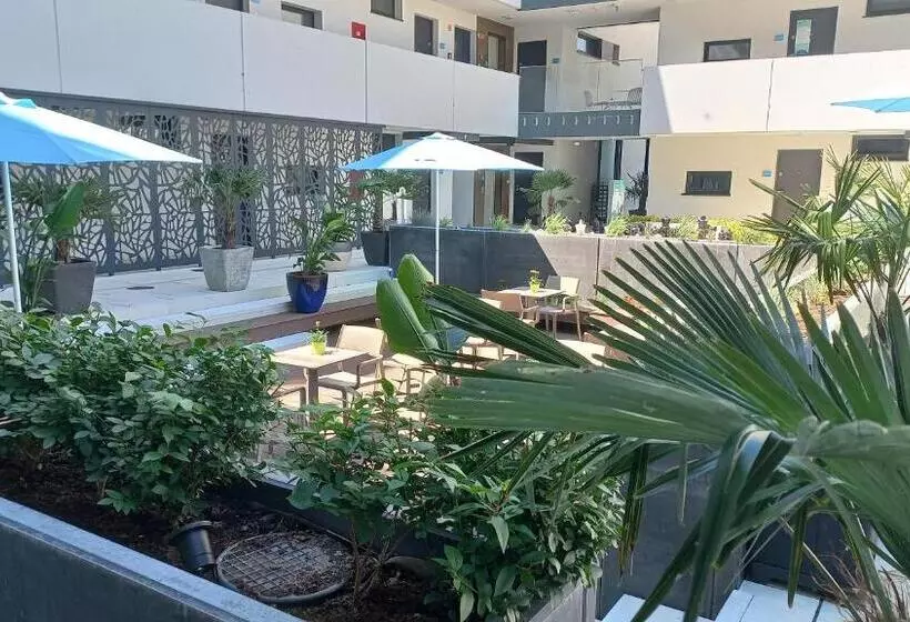 Sunset Resort   Lakeside Apartment